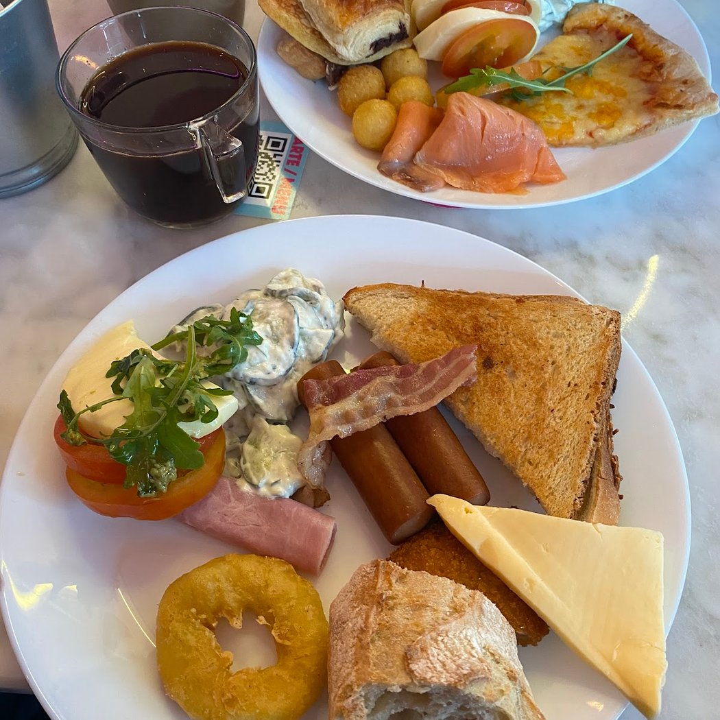 All-you-can-eat brunch 3