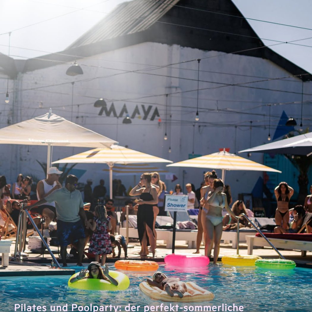 Pilates und Poolparty 1