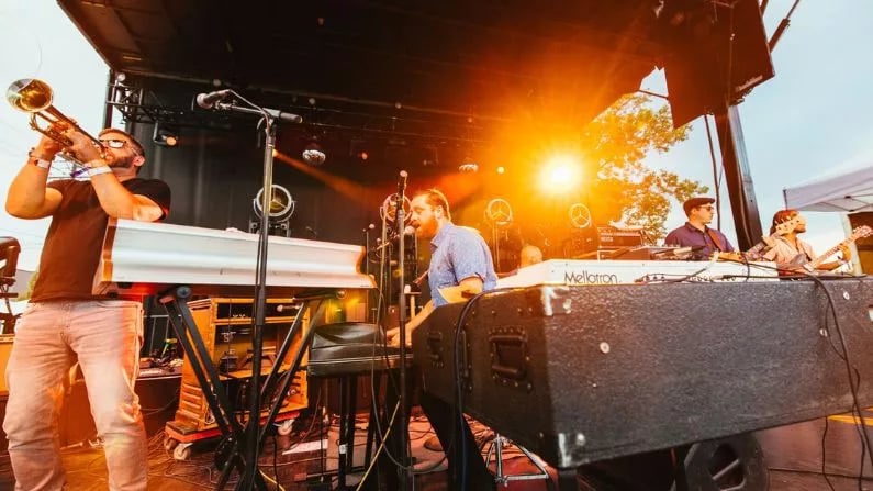 Monophonics with The Bombillas 4