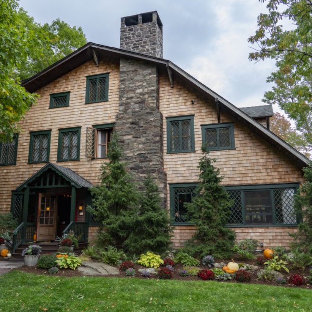 Deer Mountain Inn 5
