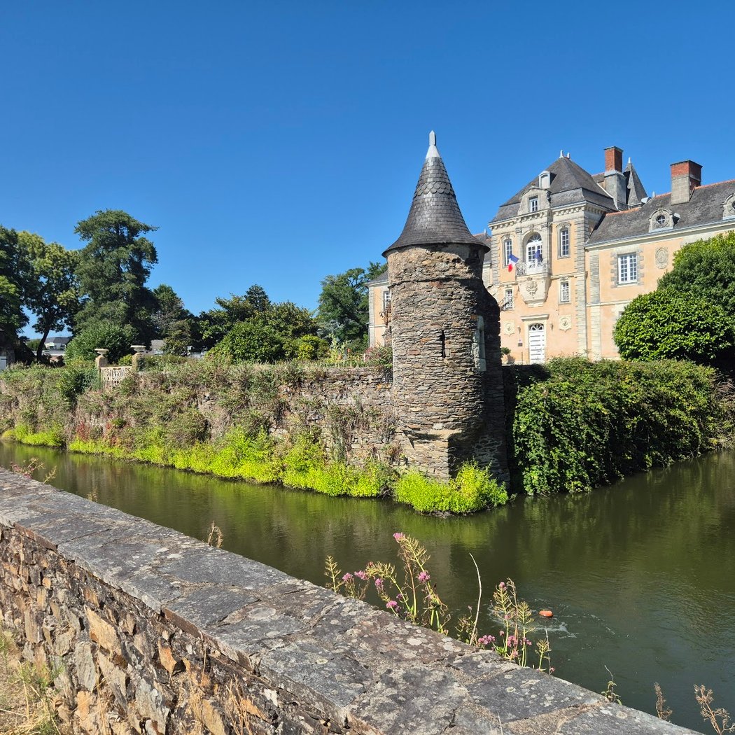 Château de Chassay 1