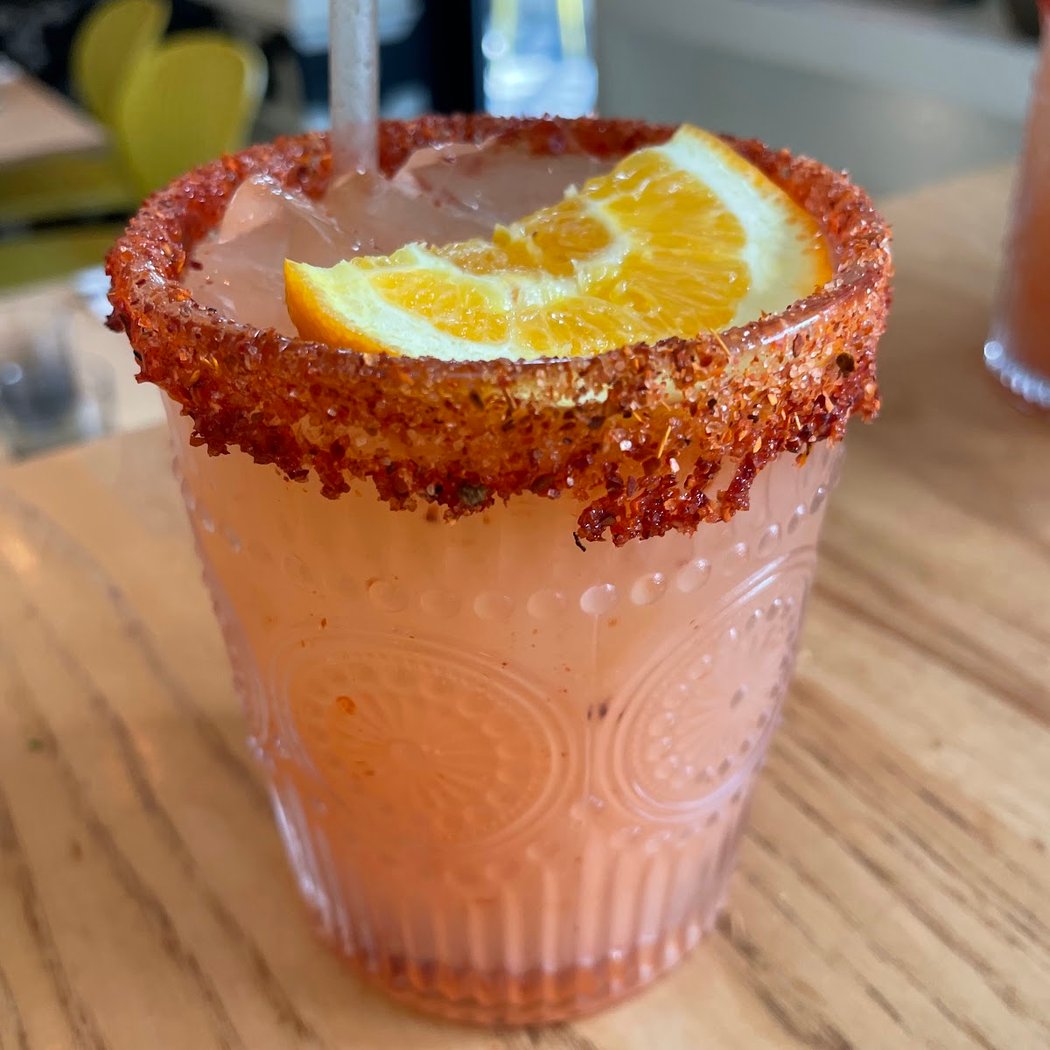 Weekend Brunch with Live DJs 3