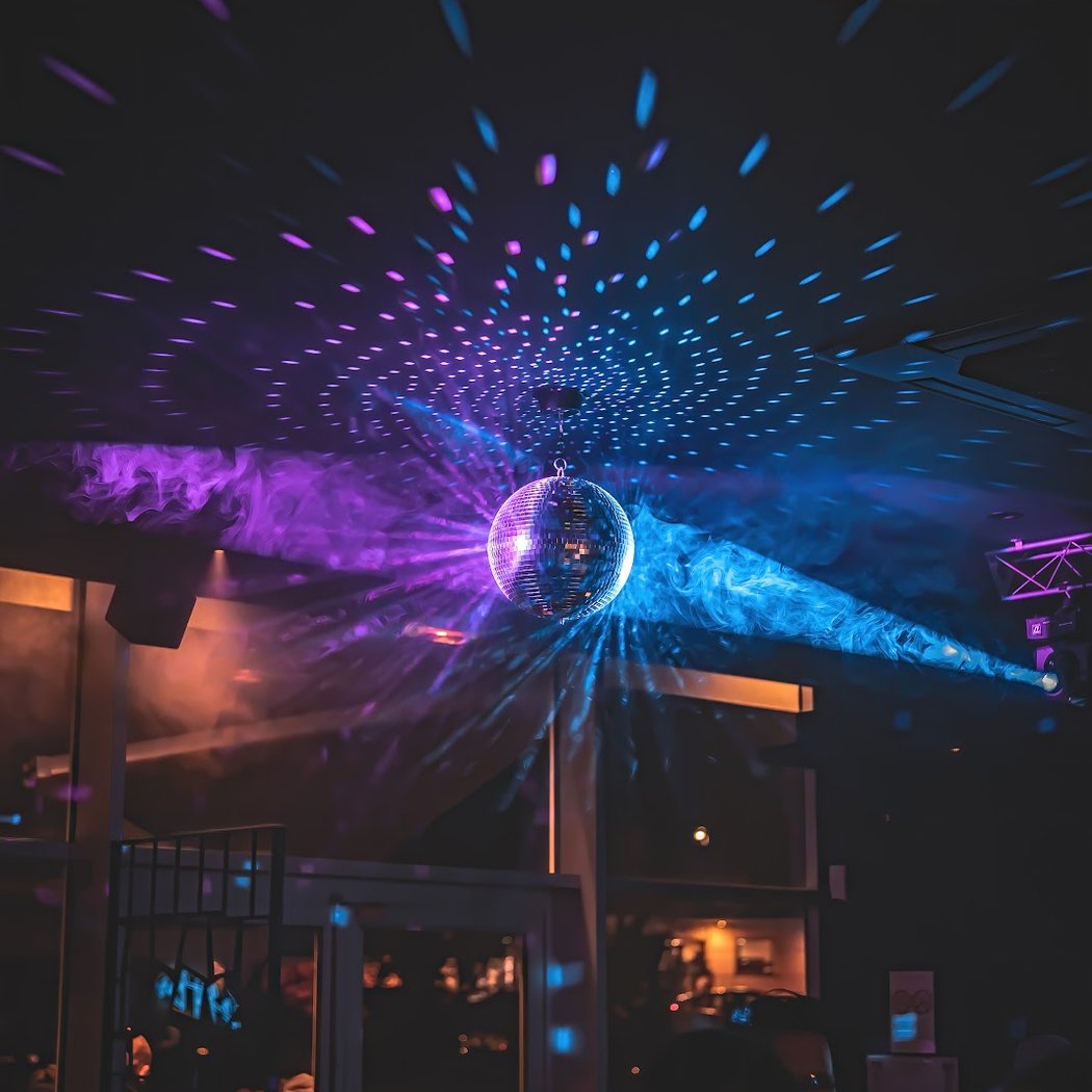 Le Hit Bar - Afterwork, ambiance festive et moments inoubliables 4