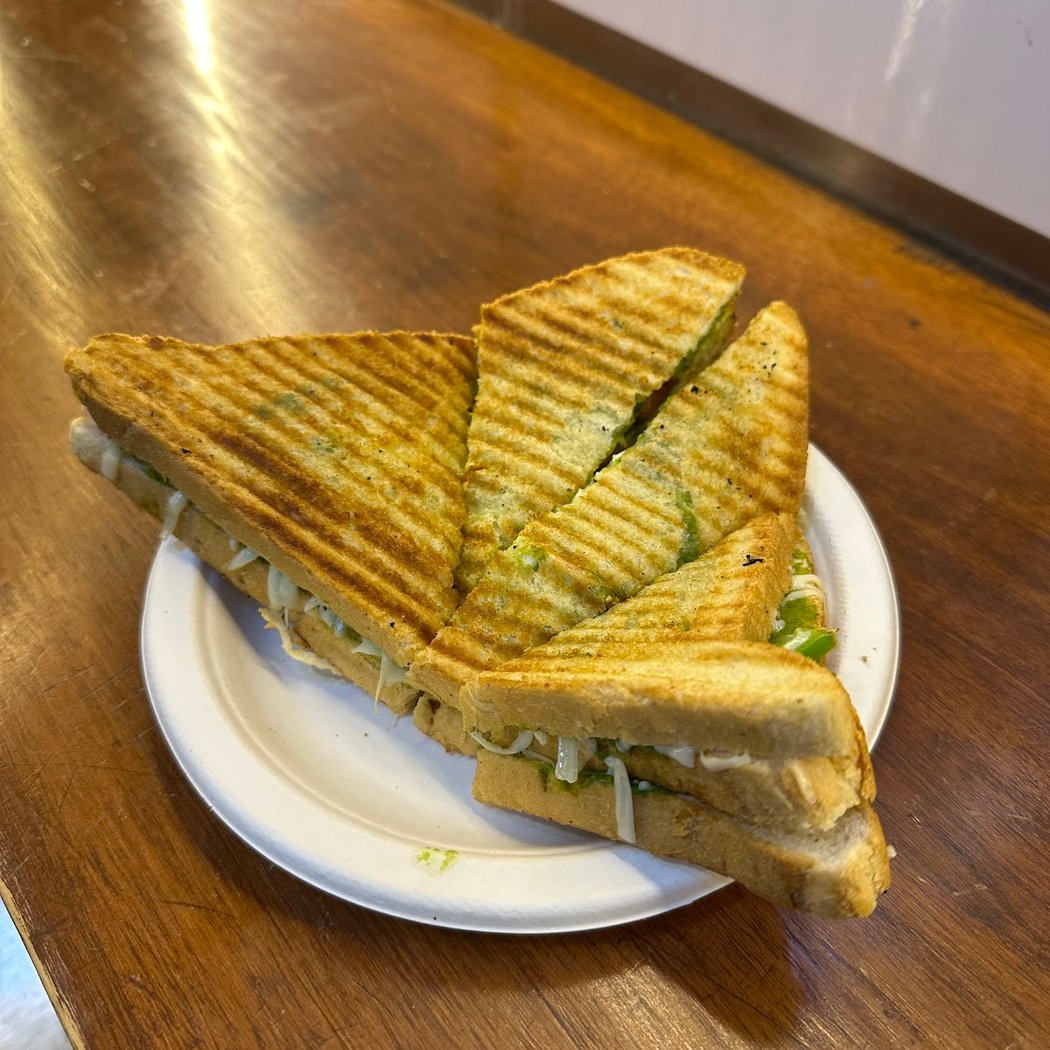 Reva's Bistro 3