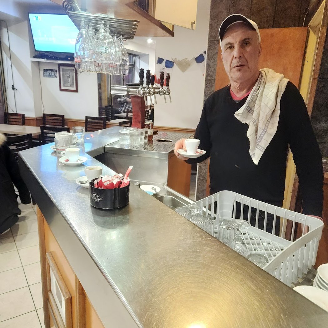 Les Coteaux Du Rhone Cafe 76 3