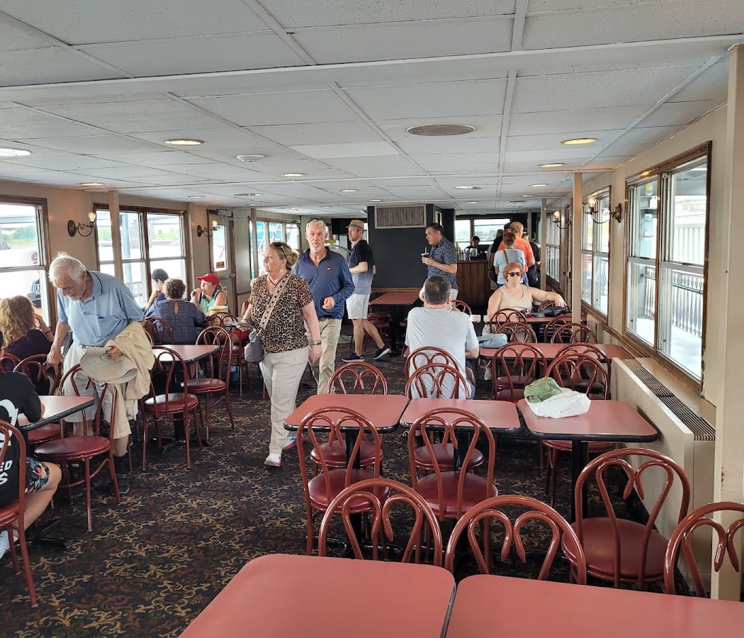 Skyline Dinner Cruise 3