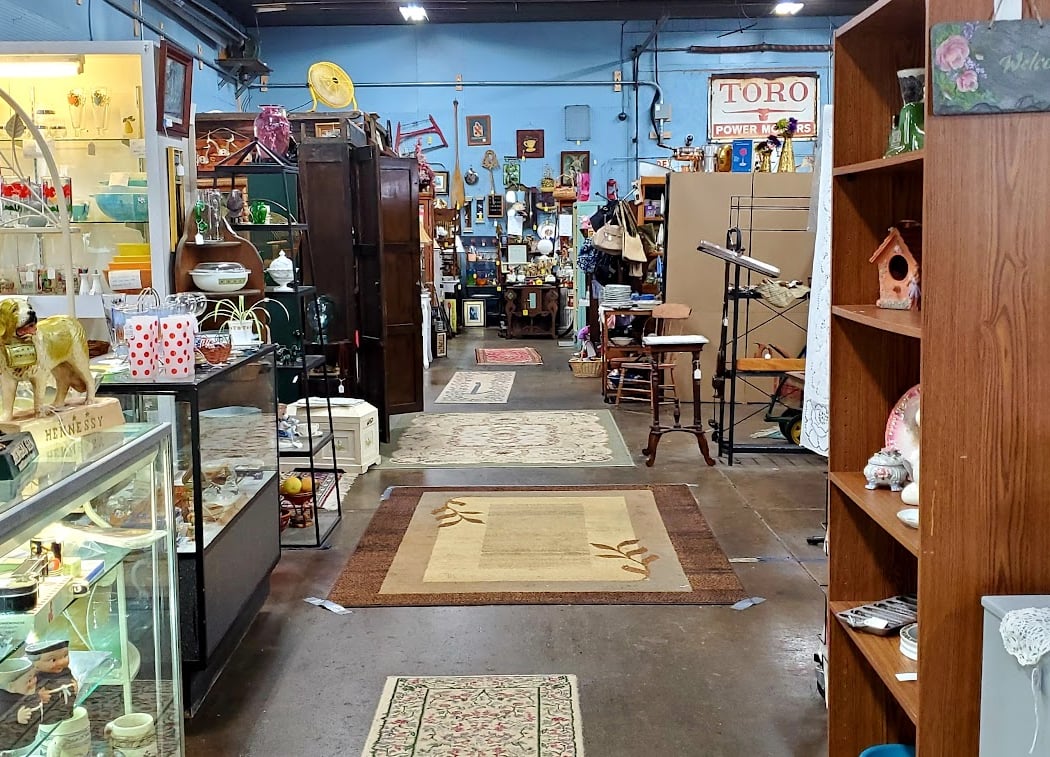 Lewiston Antique Mall 3