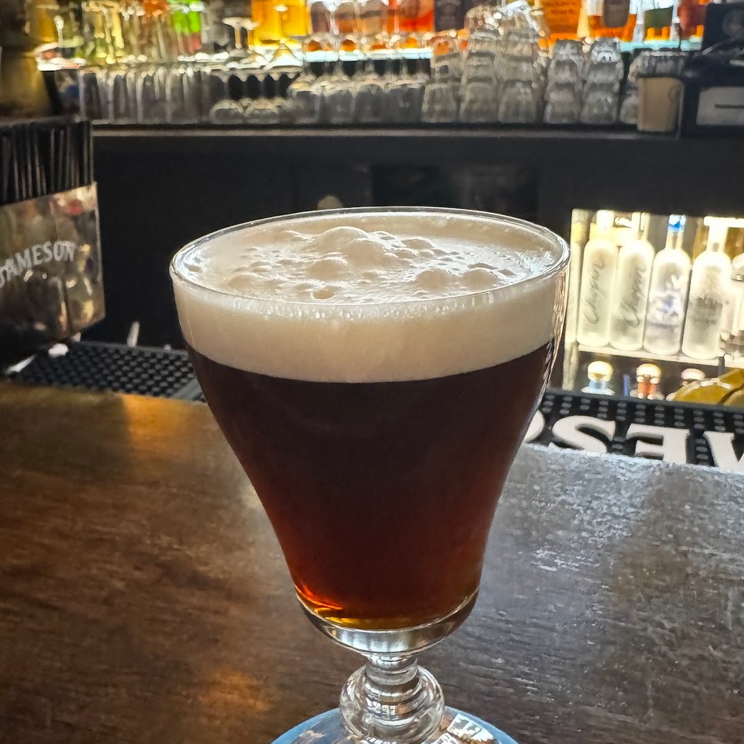 Irish New Year Bash: Free Champagne Toast 1