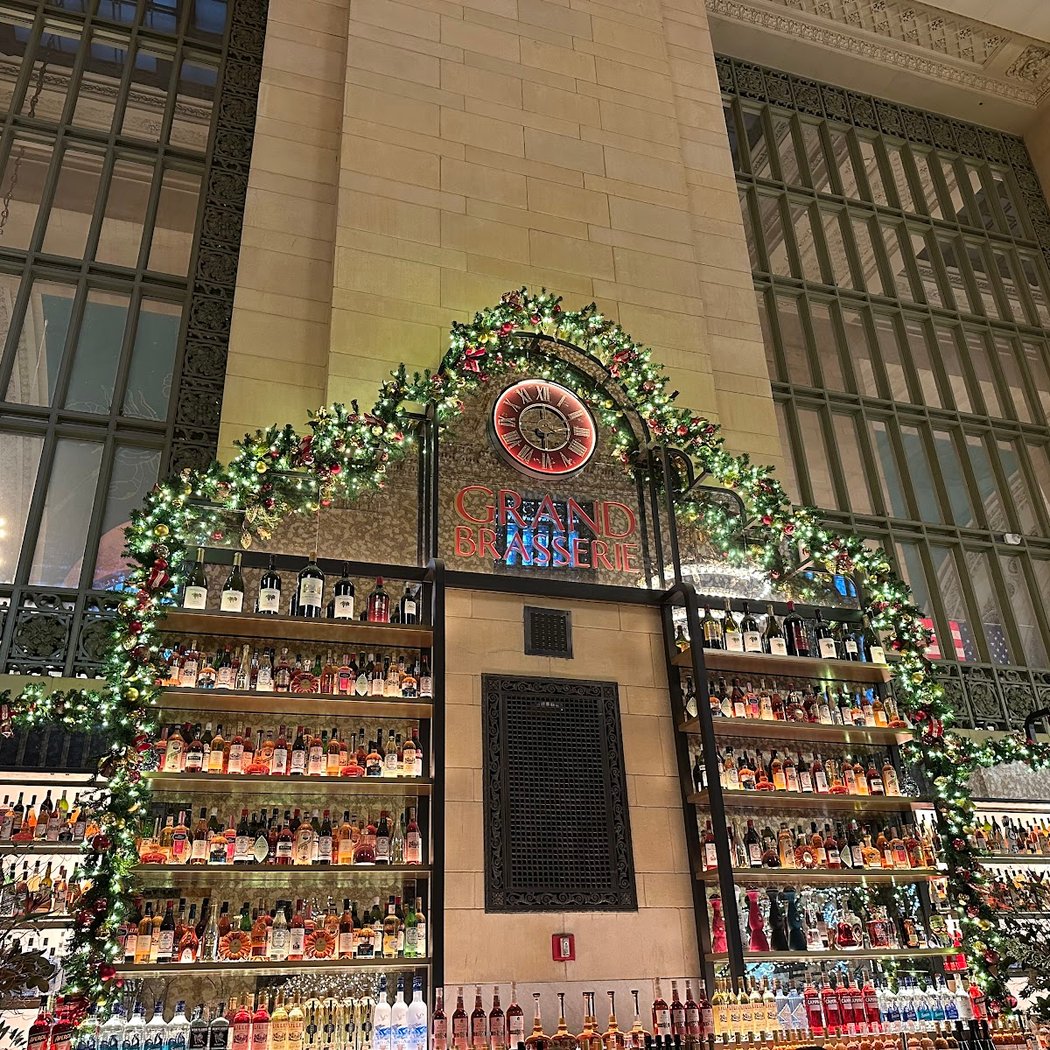 Holiday Dining at Grand Brasserie 3
