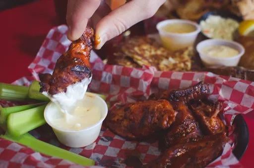 Paulie's Pub & Eatery 3