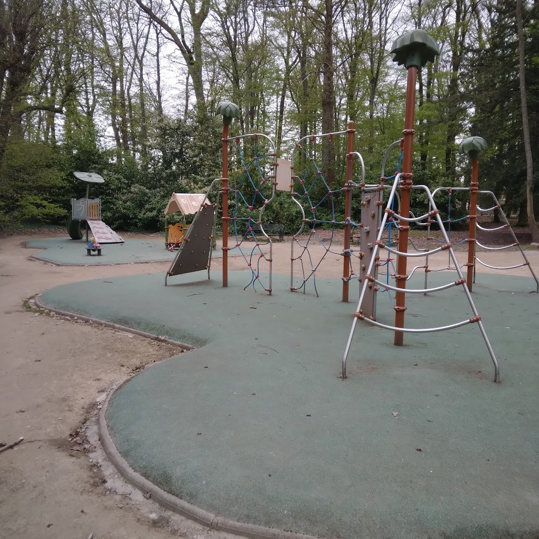 Aire de jeux - Bois des cheminots (avenue Pompidou) 2