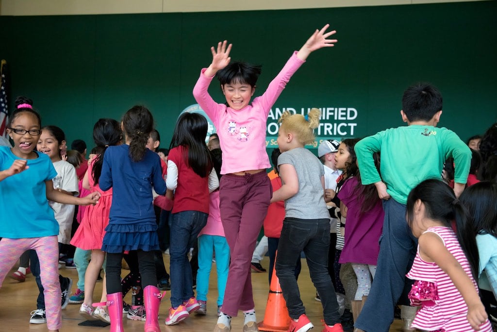 Free Pop-Up Family Dance 1