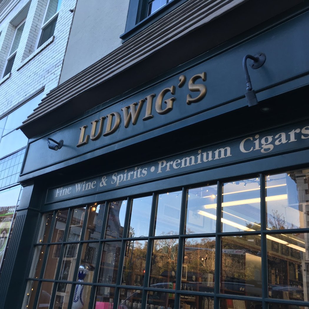 Ludwig's Liquor & Smoke Shop 2