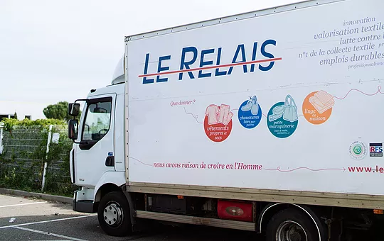 Collecte de vêtements et textiles usagés avec Le Relais 1