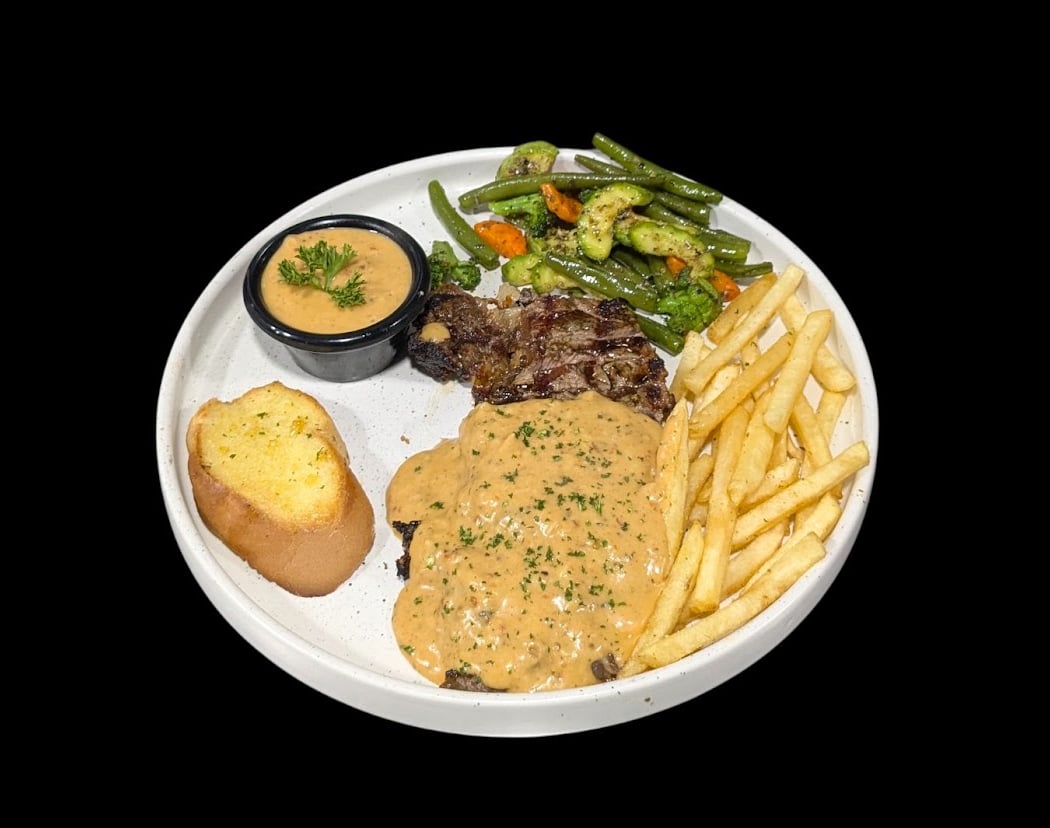 CANVAS & CRAVINGS CAFE 1