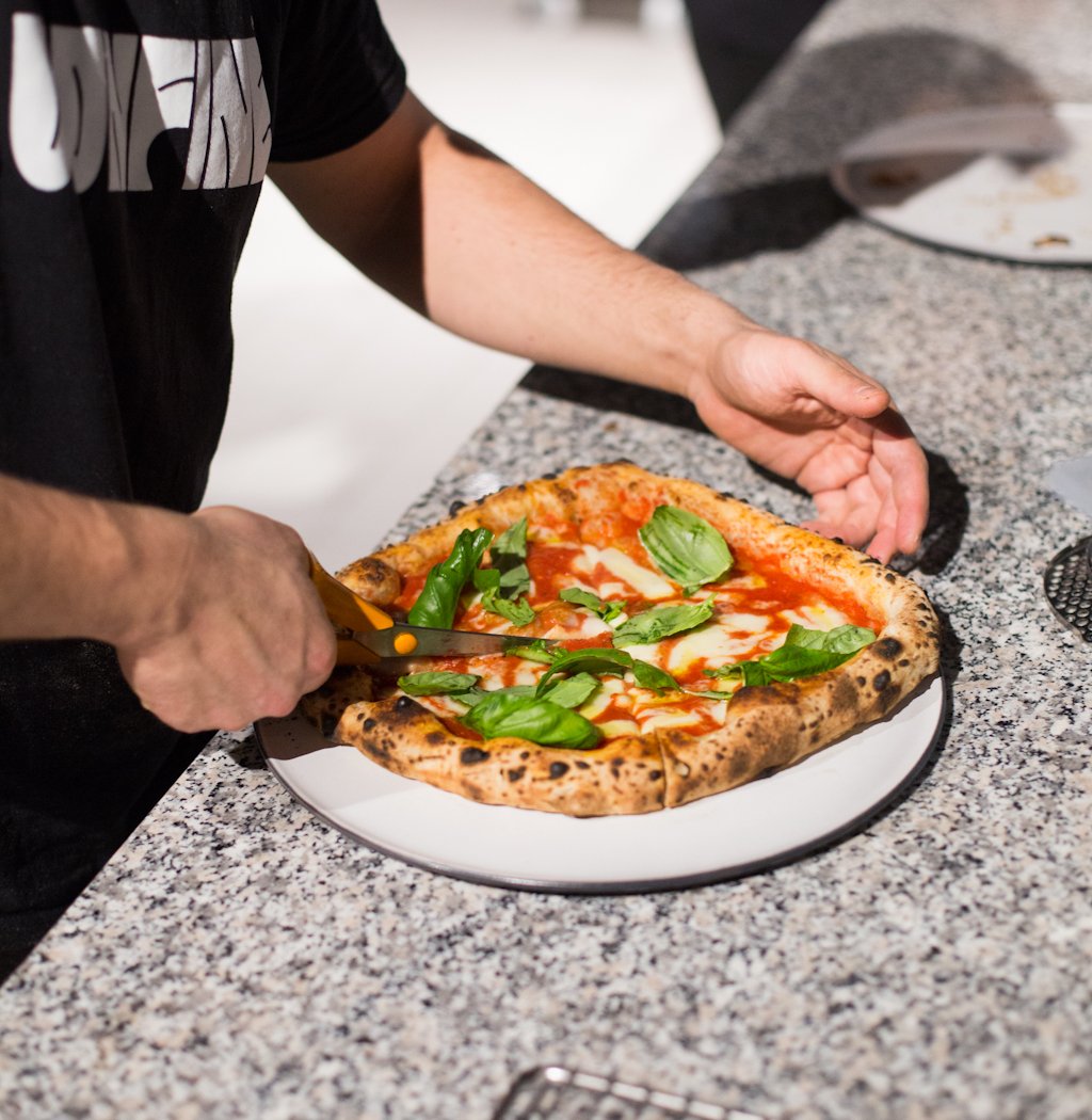 CONFINE - PIZZA E CANTINA 3