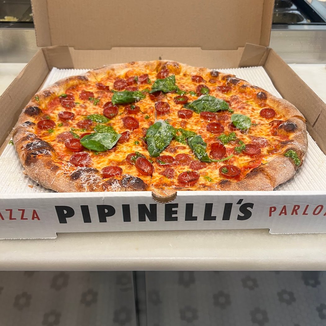 Pipinelli's Pizza Parlor 3