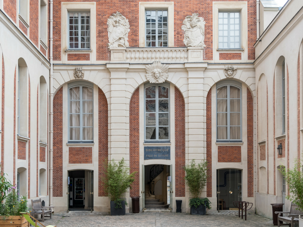 Library Choiseul 3
