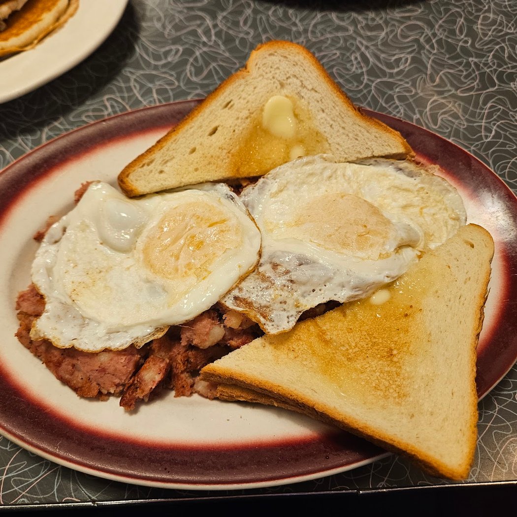 Glen's Dinette 3