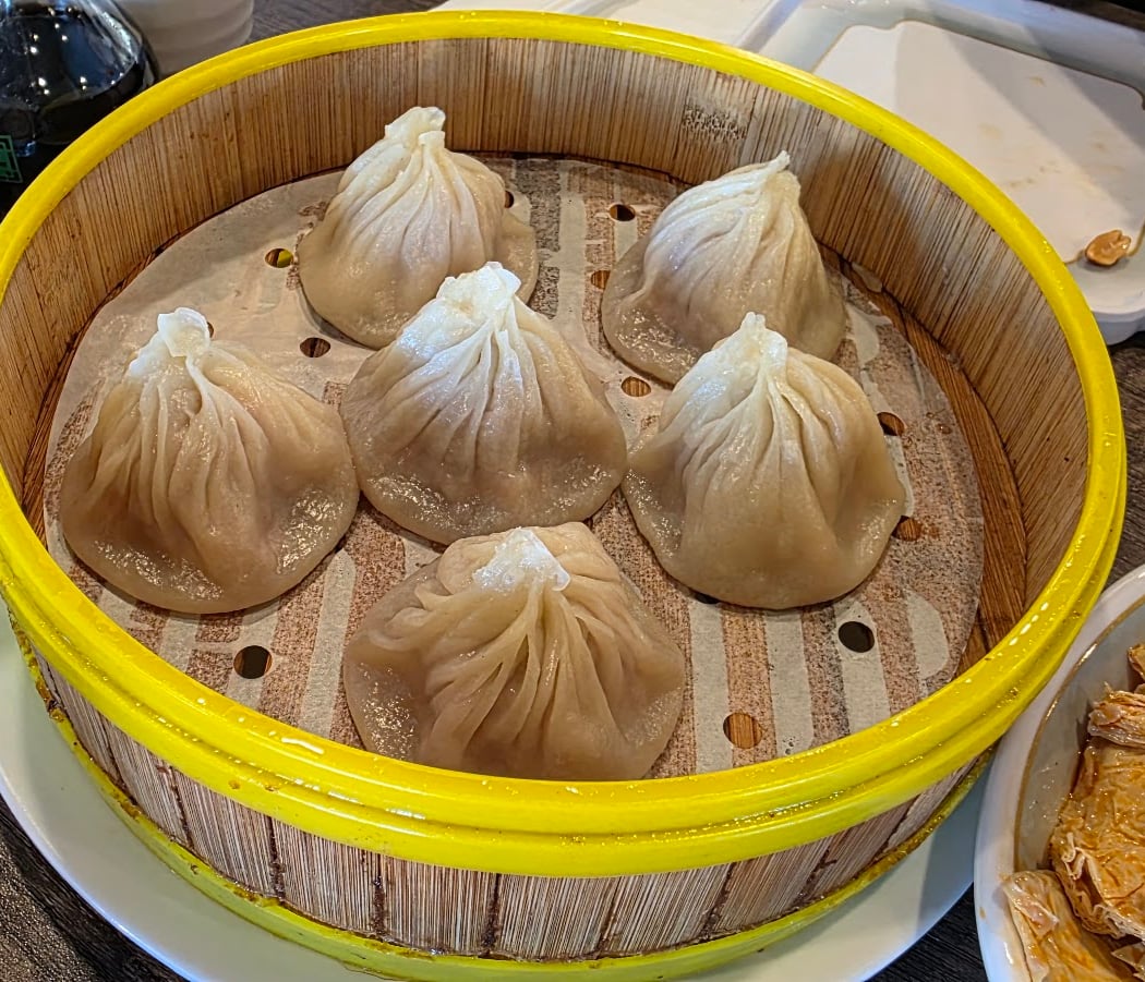 Hu Din Ji Shanghai Bistro 1