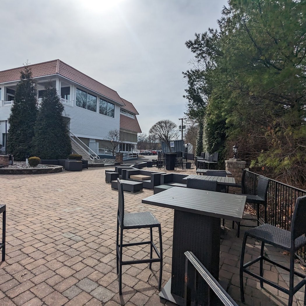 Carlucci's Waterfront 2