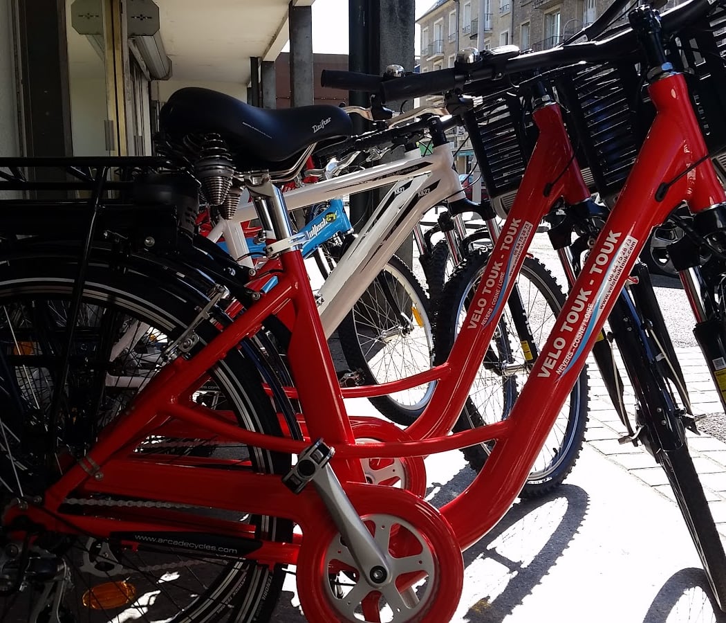 Agence VELO TOUK-TOUK Nevers - Spécialiste de la LOIRE A VELO 3