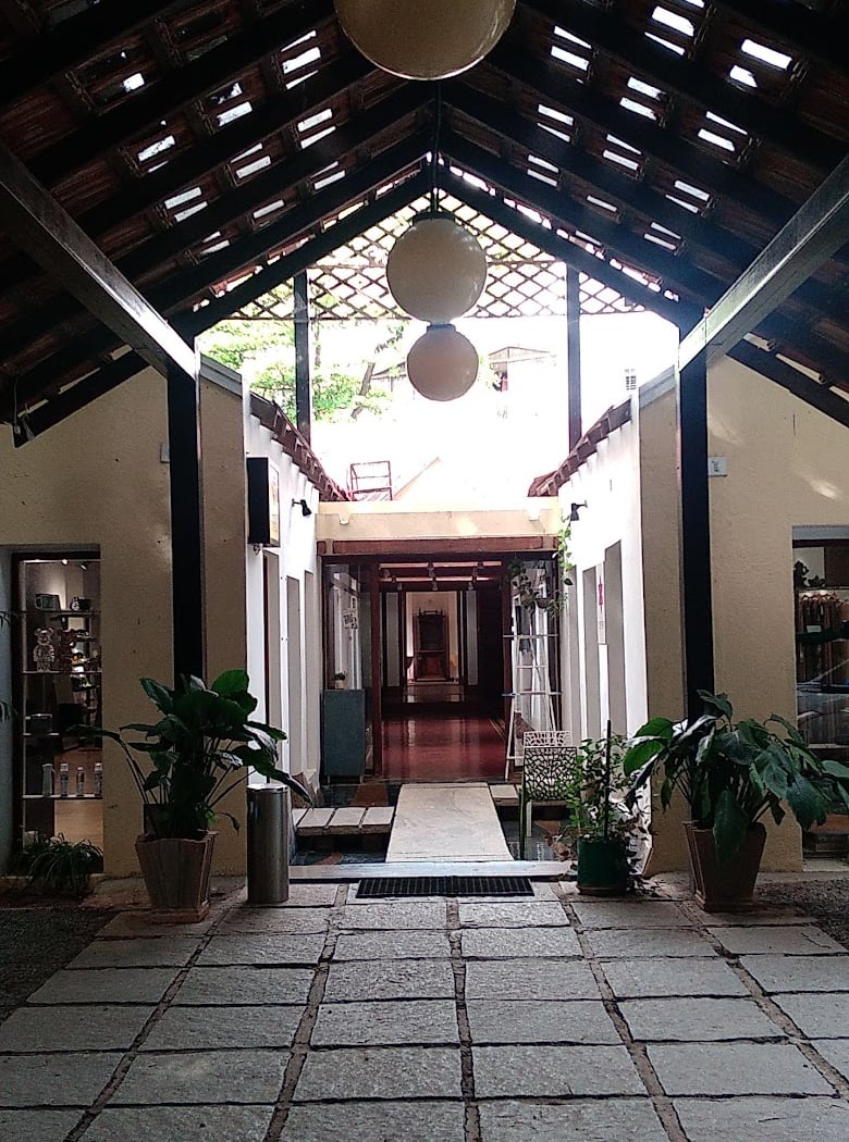 Crimson Art Gallery 3