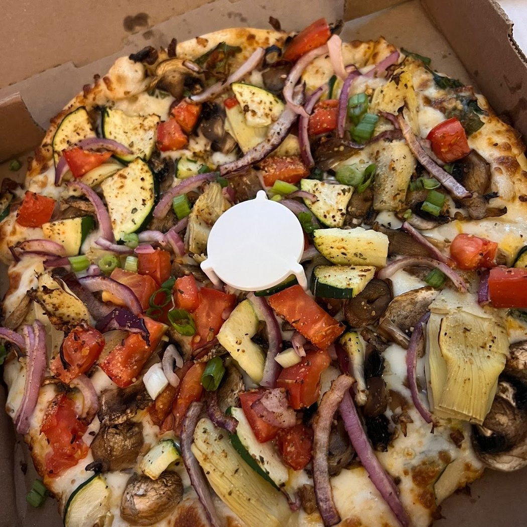 Round Table Pizza 3