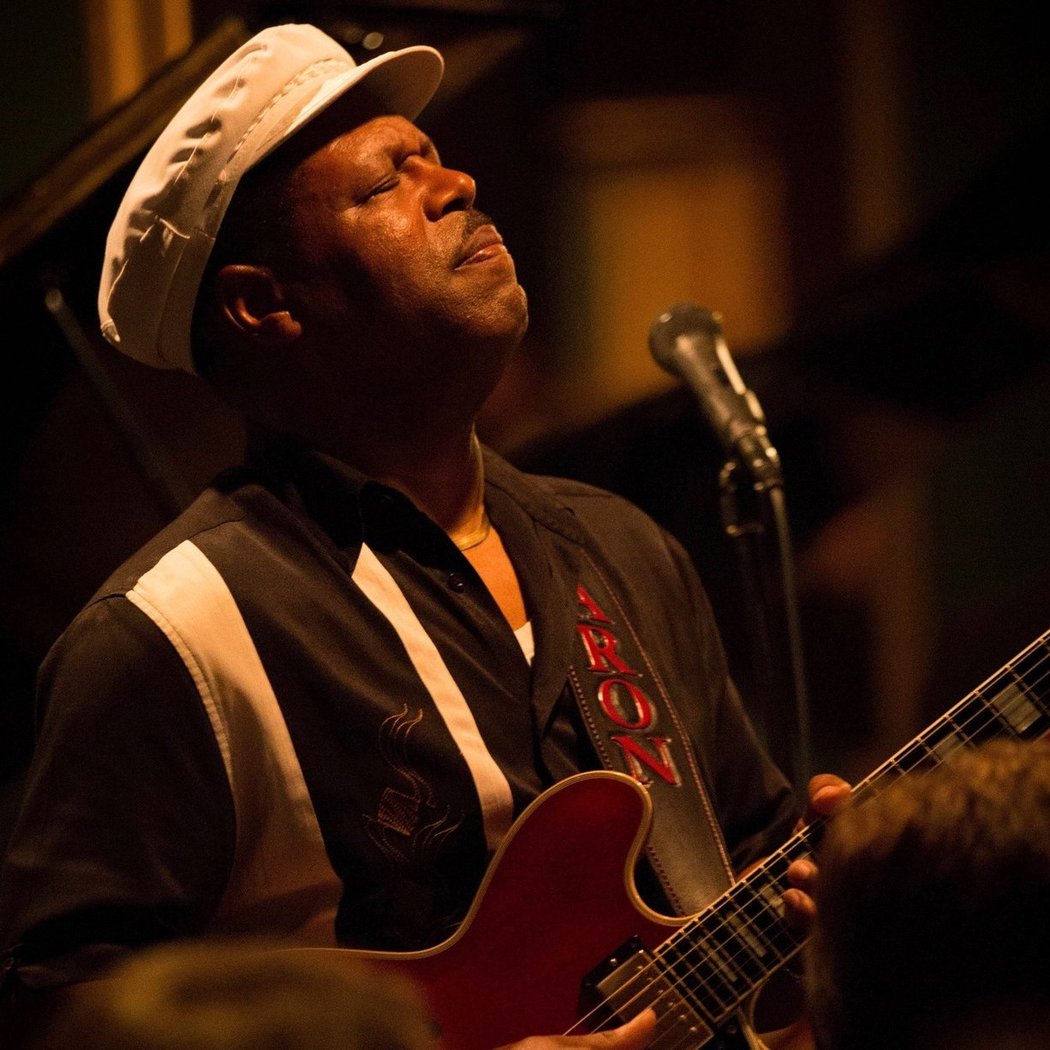 SaRon Crenshaw Acoustic 1
