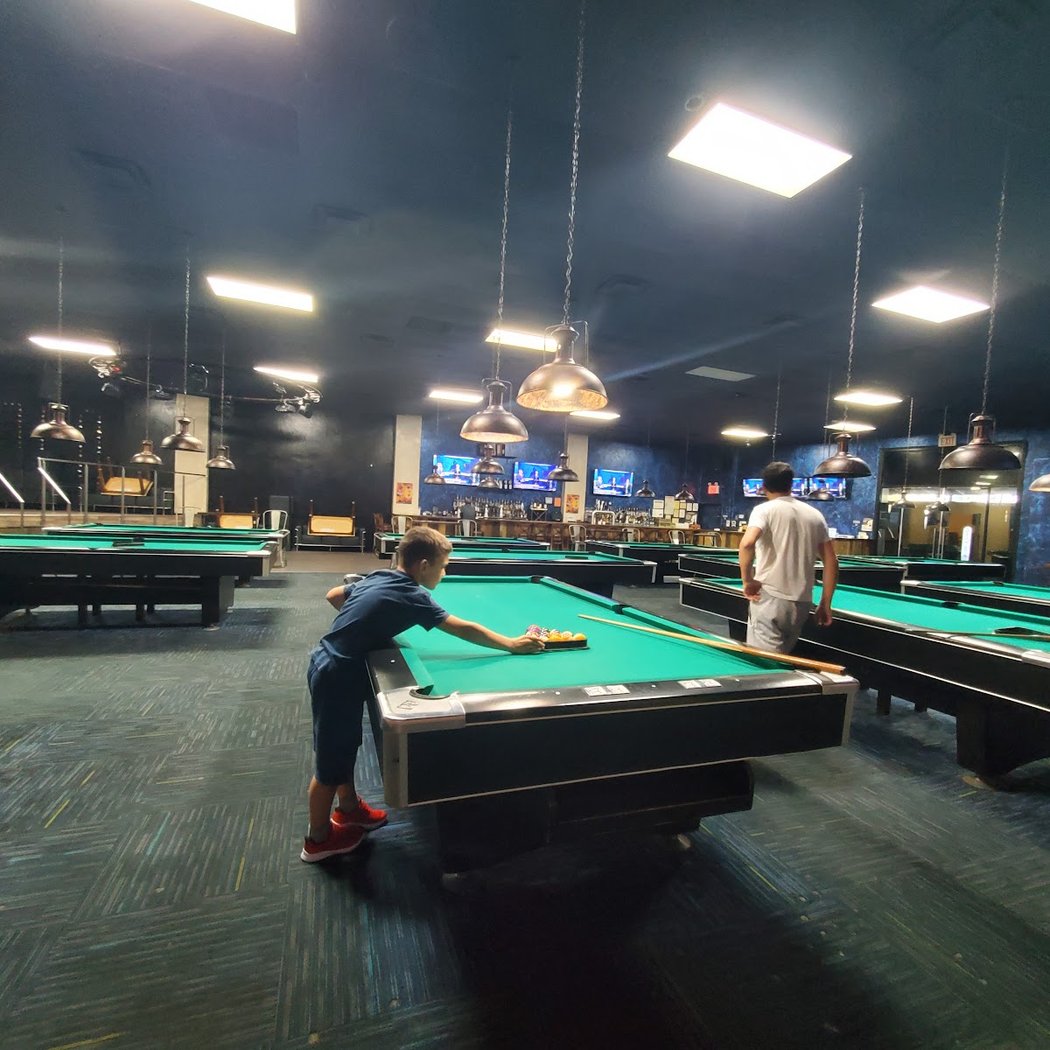 Set Lounge & Billiards 3