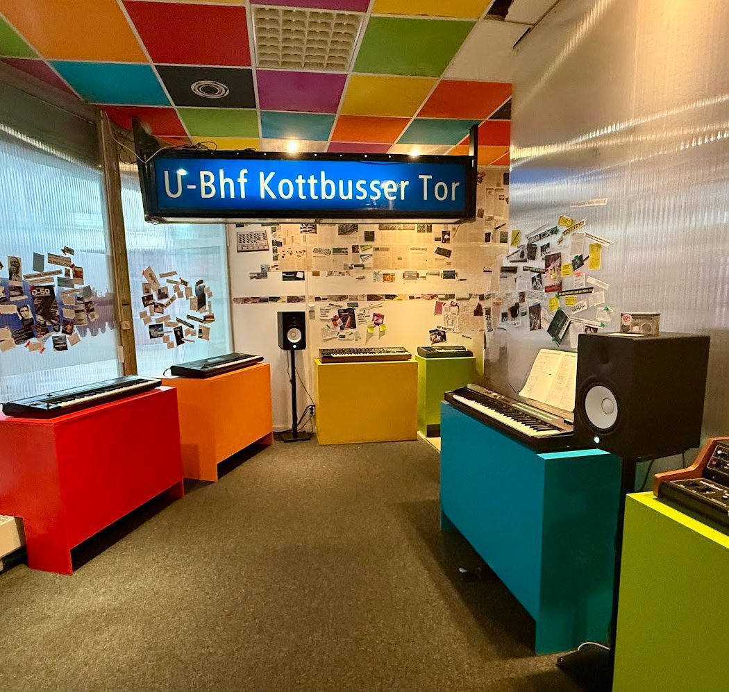 tipBerlin Synthie Lounge 2