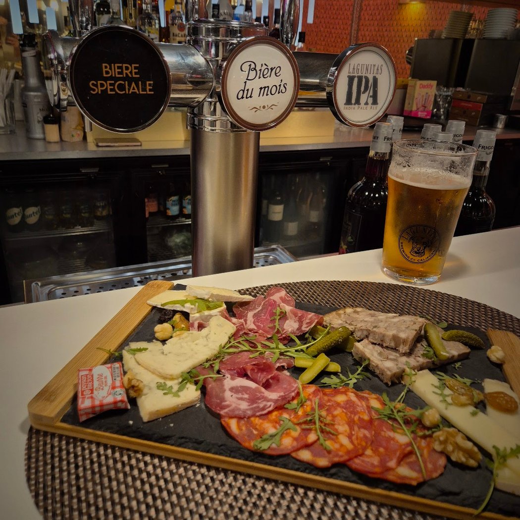 K&B Kitchen & Beverage 1