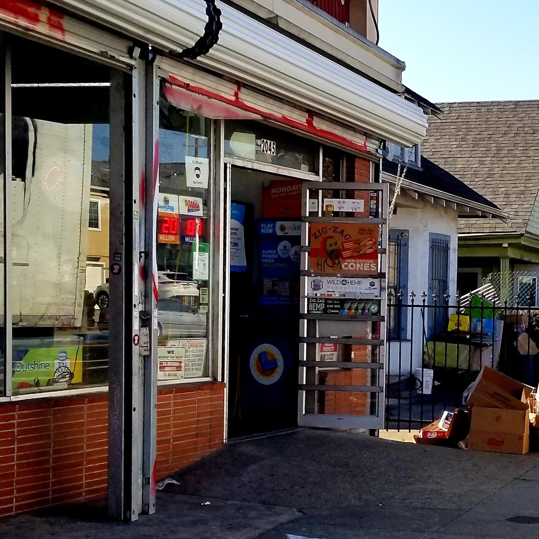 Paramount Liquors 2