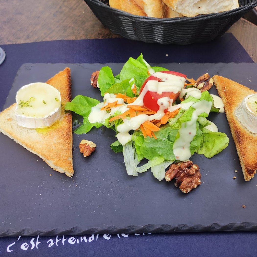 Le Living Bar Restaurant 1