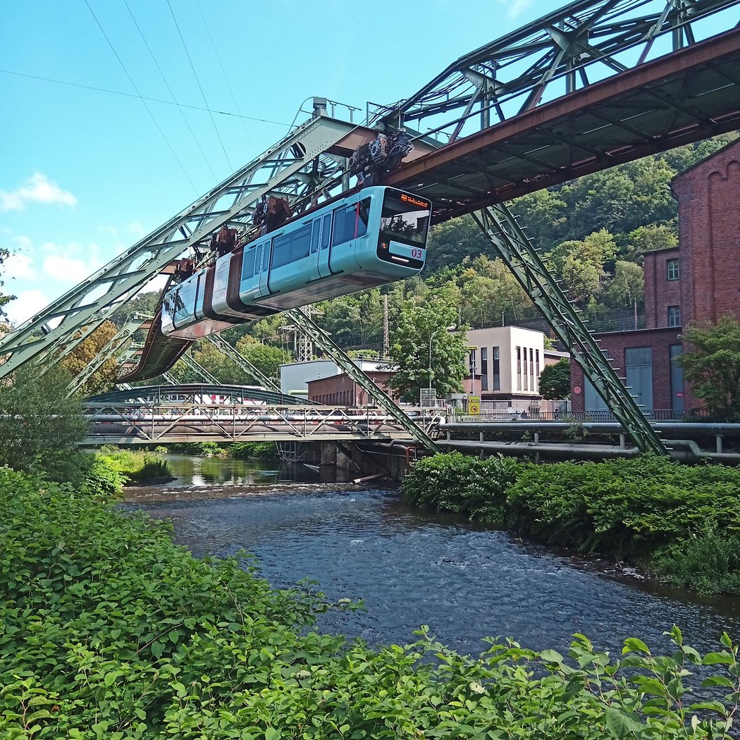 Schwebebahn 2