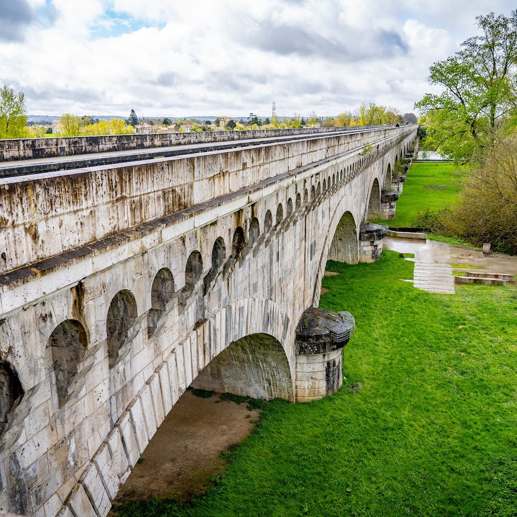 Agen aqueduct 1