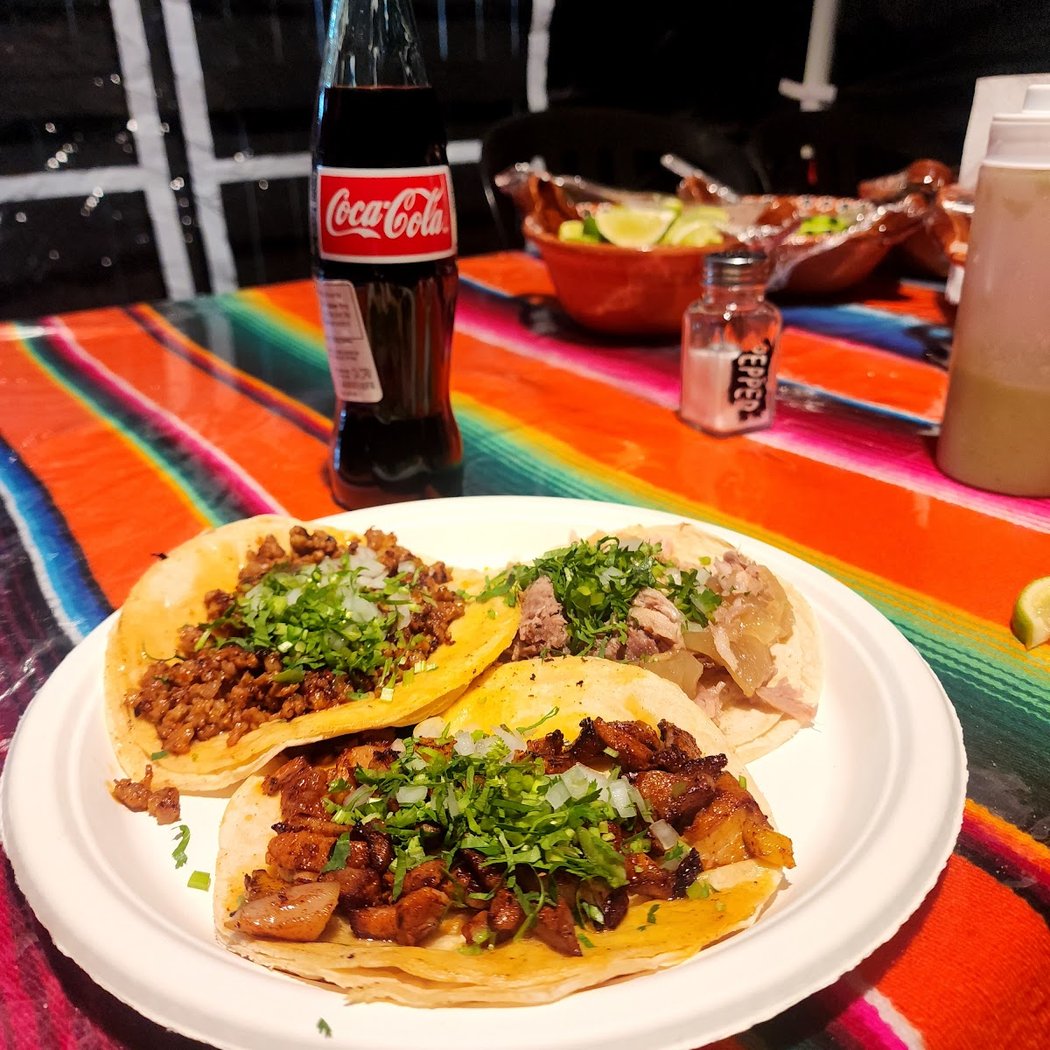 Tacos El Lobo 1