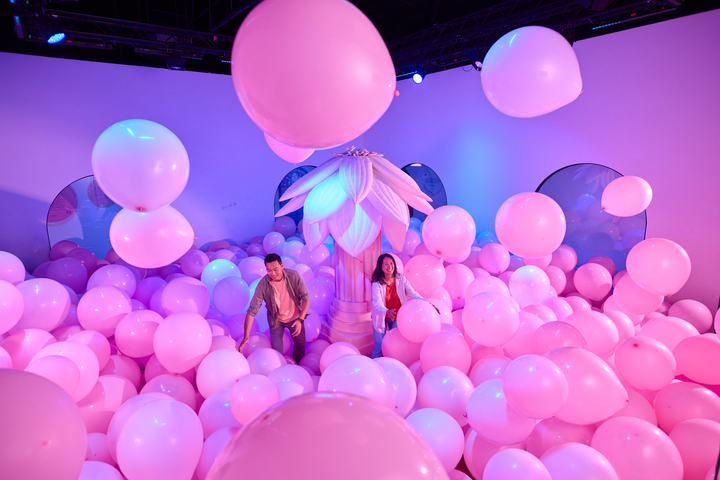 Bubble Planet: An Immersive Experience - American Dream Mall 1