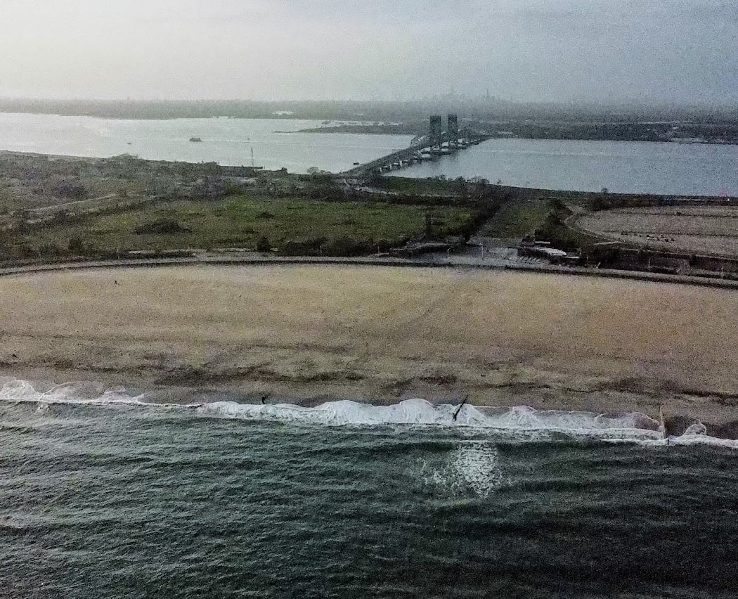 Riis Beach Shore Line 3