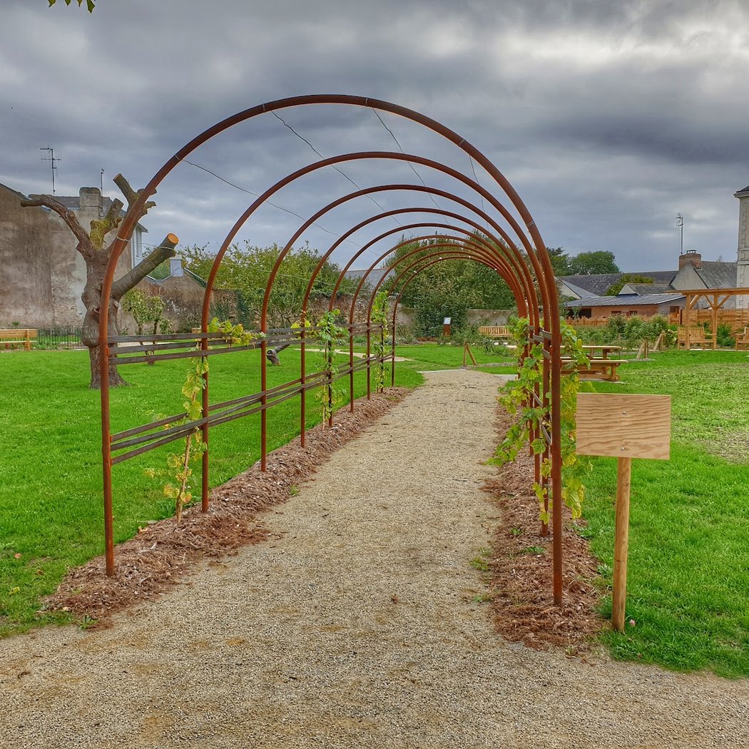 Hubertine-Auclerc Garden 3