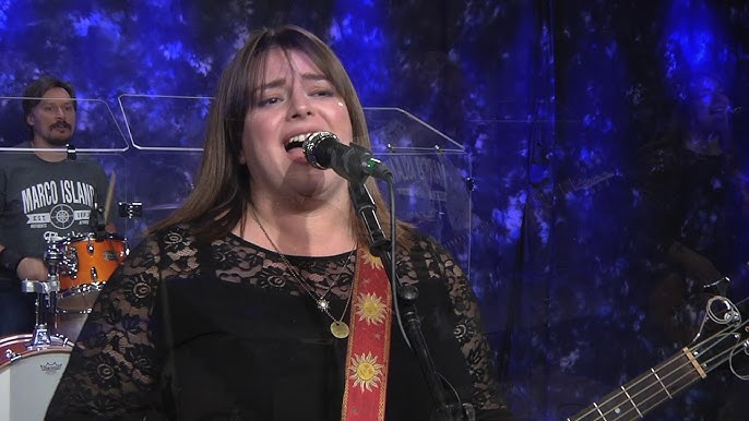 Amanda Fish Band 3