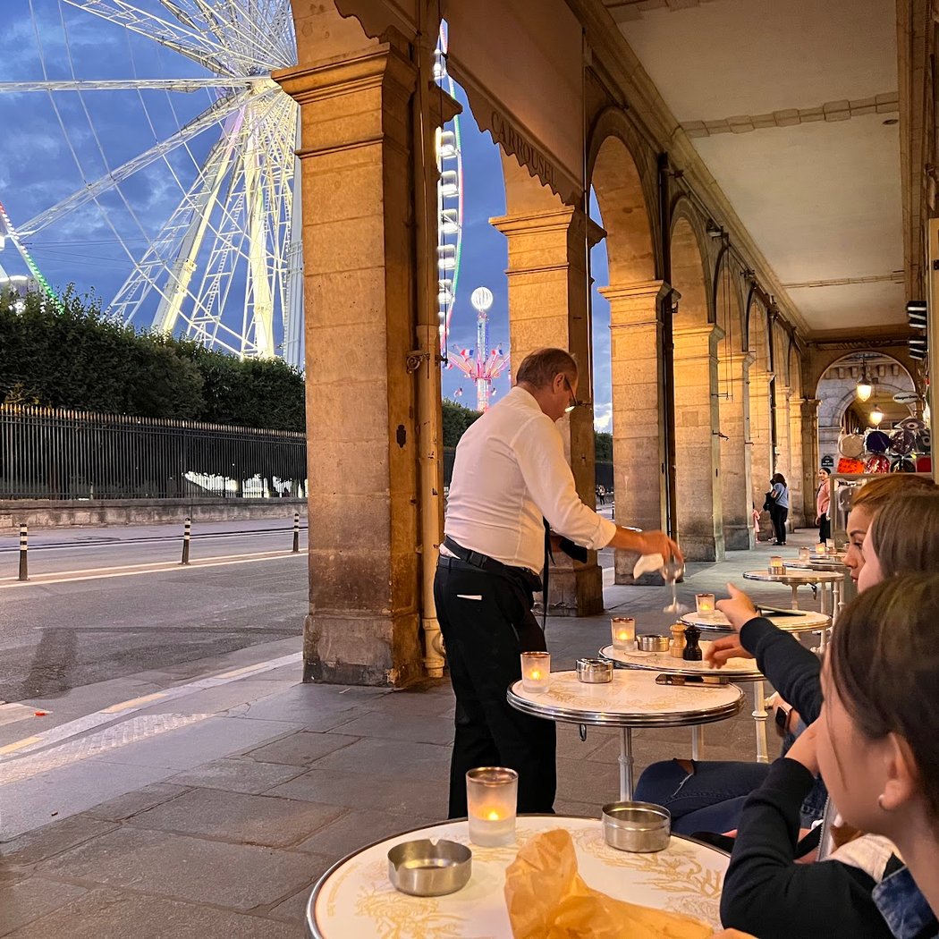 Café Carrousel 2