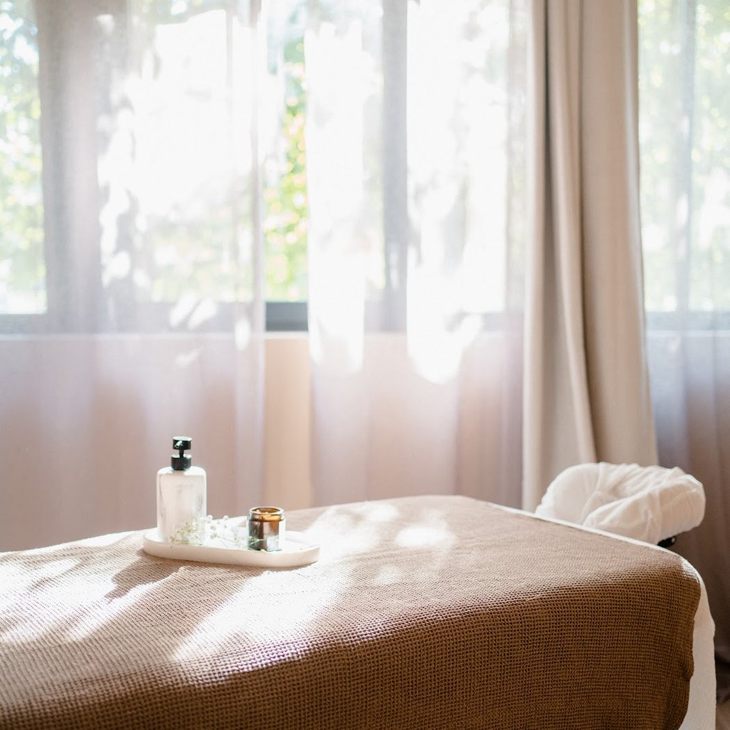 Em'BodyCare 1
