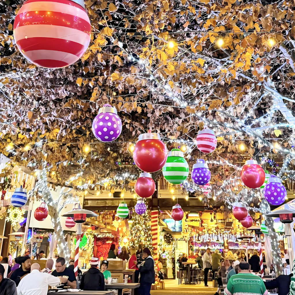 Santa-themed pop-up party 1