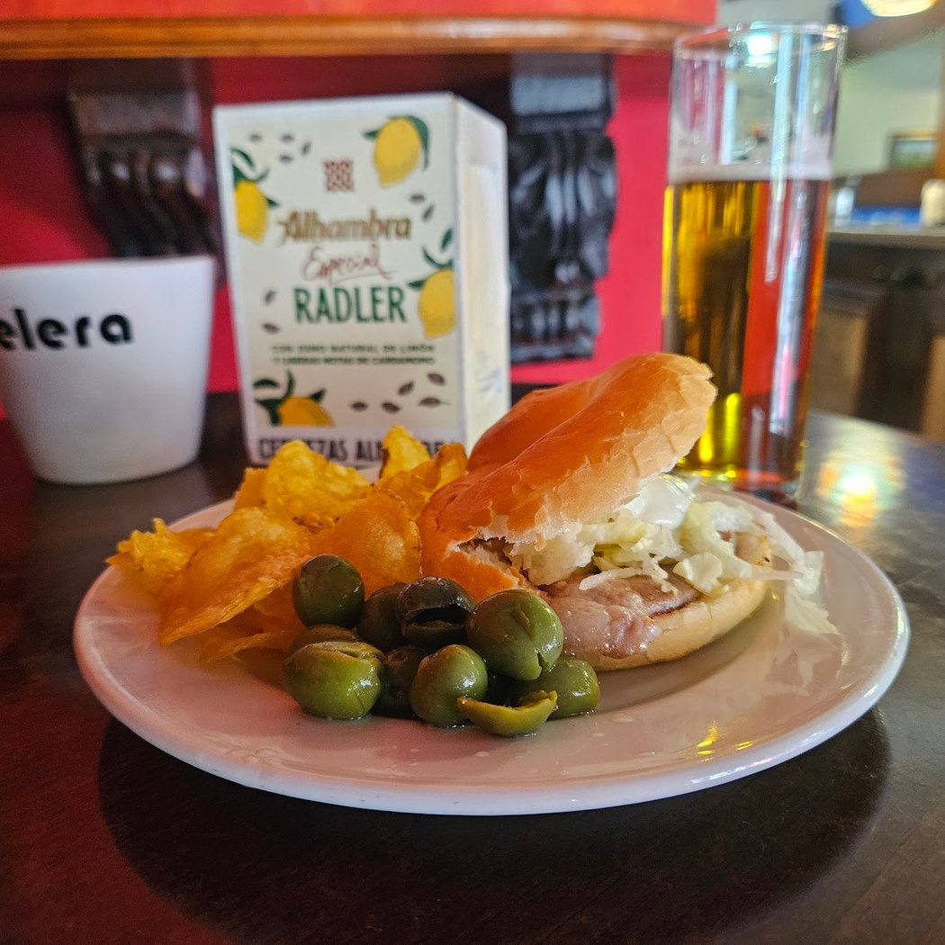 Bar Minotauro - Café y Tapas 1