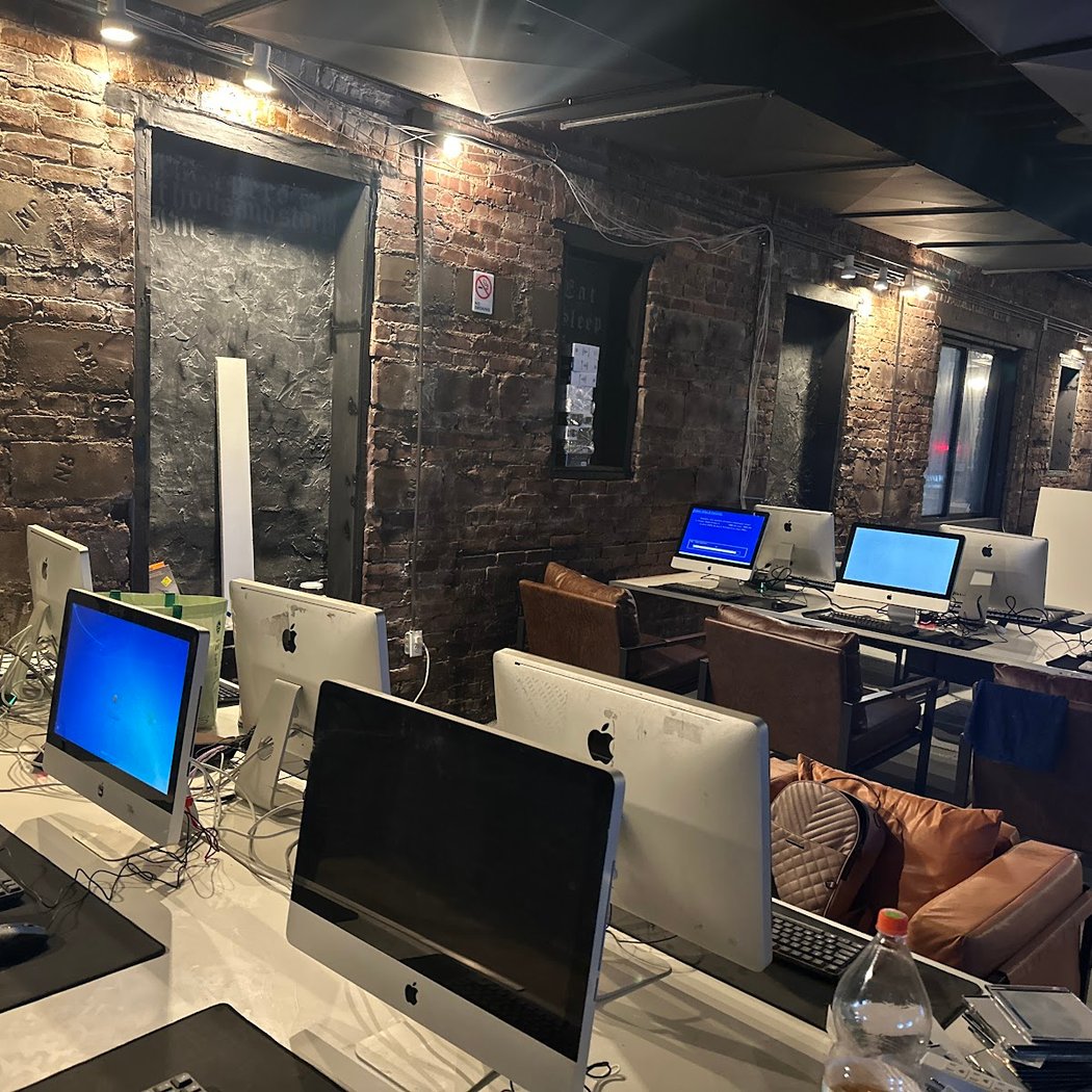 ReStyle - Internet cafe! Retro gaming zone! 2