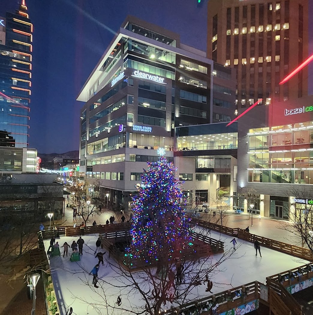 The Grove Plaza 1