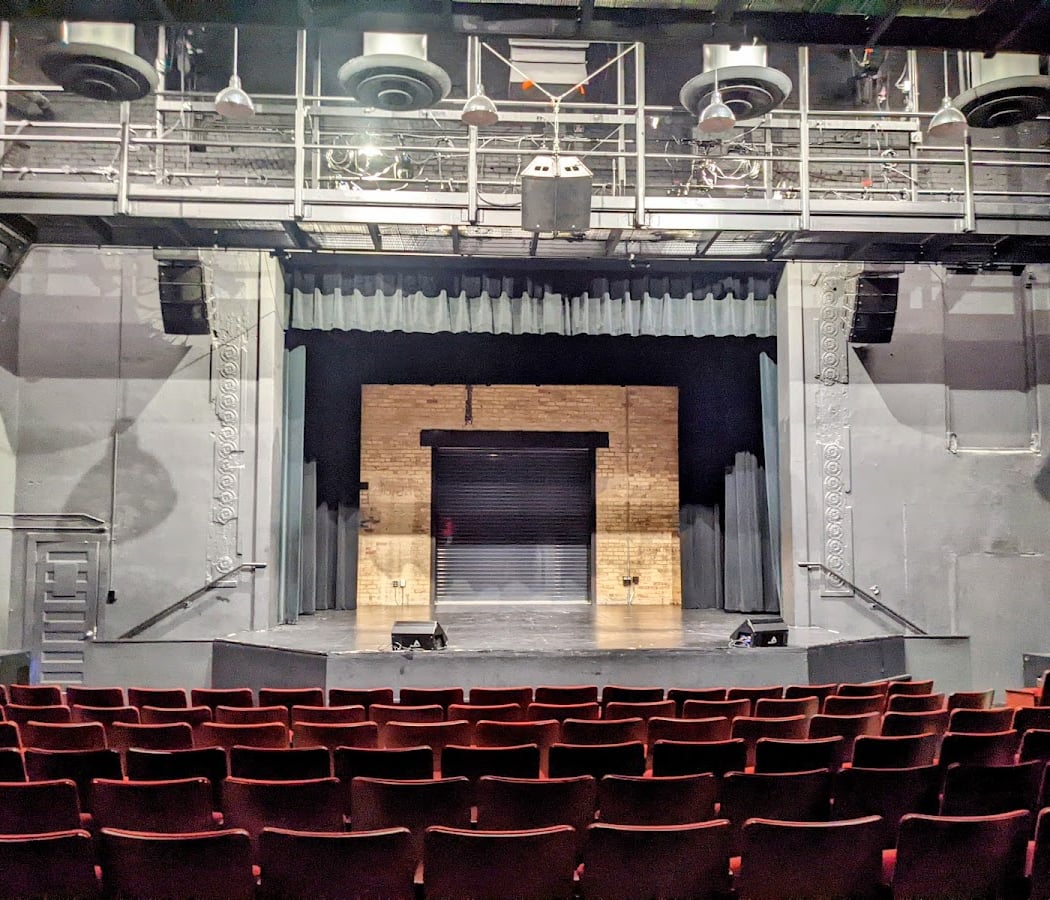 Capri Theater 3