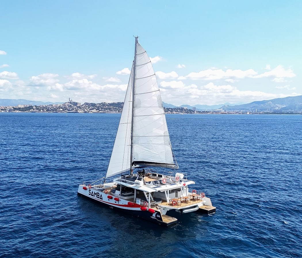 AMC Cape Grace Marseille - Sorties en mer en catamaran dans les Calanques 2