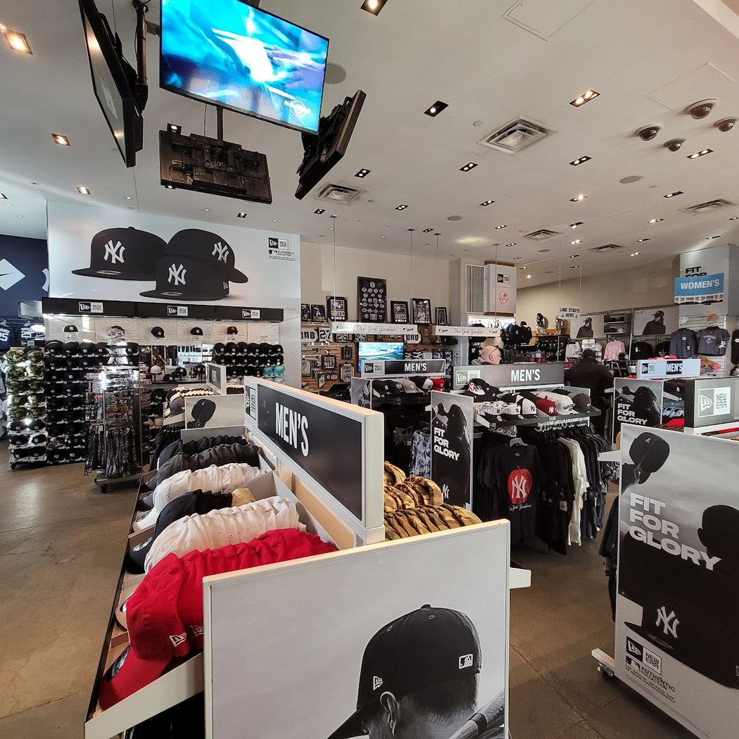 New York Yankees Team Store 1